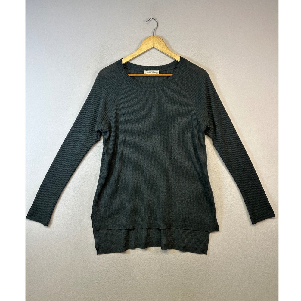 Minimalist Ruby & Jenna Women M Charcoal Ribbed High-Low Raglan Long Sleeve Top